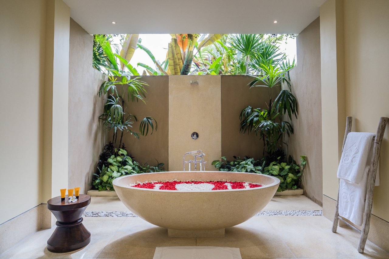 Garden View Royal Suite - Bathub Spa